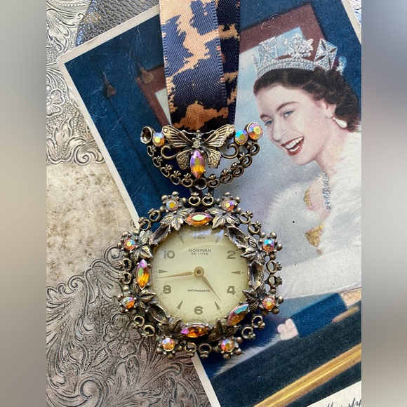 Beautiful Vintage NORMAN Rhinestone Swiss Designed Designer Watch Pin Brooch - Picture 1 of 10
